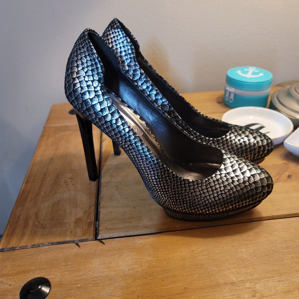 NWOB BCBG MaxAzria Black and Silver Stiletto Heals in Size 7.5